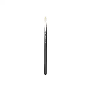 Mac 221S Mini Tapered Blending Brush